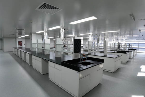 全鋼實(shí)驗(yàn)臺(tái)多少錢一米?