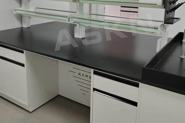 標(biāo)準(zhǔn)全鋼實(shí)驗(yàn)臺(tái)定做要求有哪些？